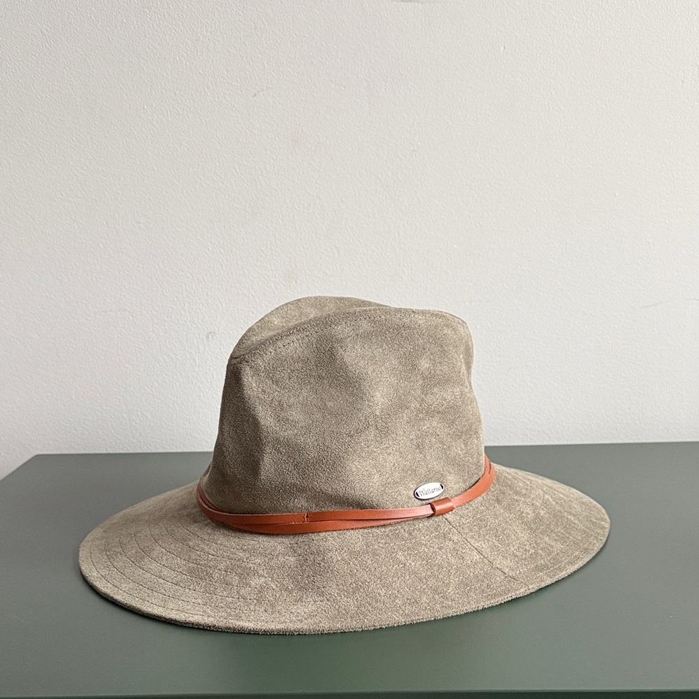 Stylish Tan Wide-Brim Hat